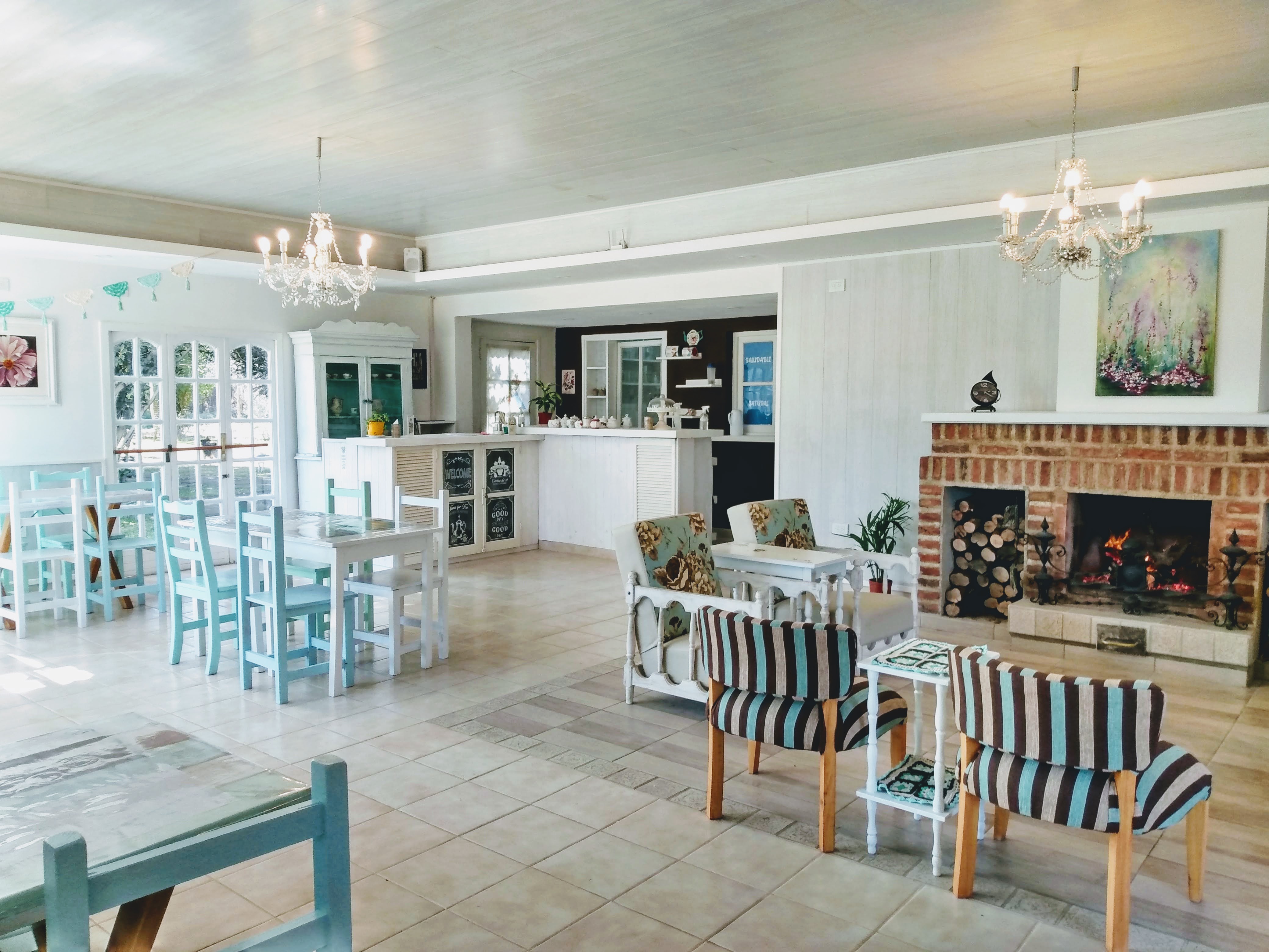 Vista del salón nuevo hacia la barra