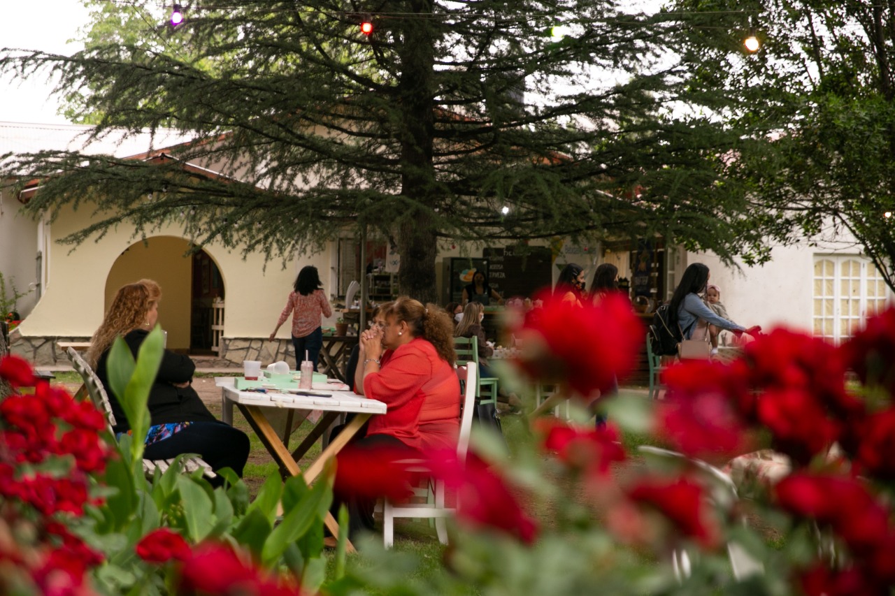 Foto de pizza casera napolitana de cerca